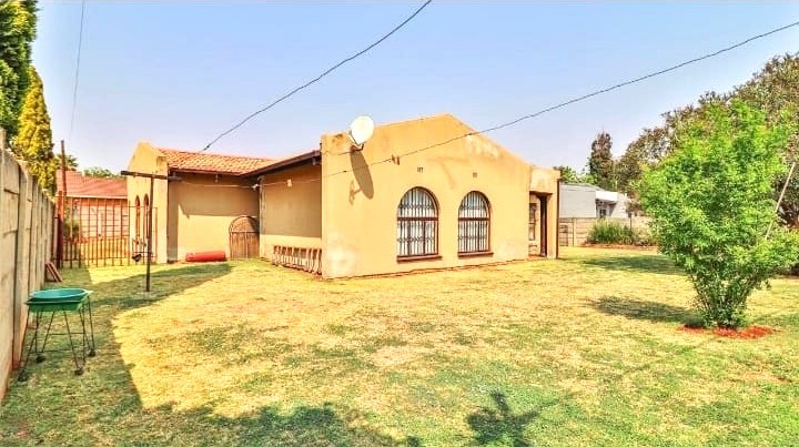 3 Bedroom Property for Sale in Dawn Park Gauteng