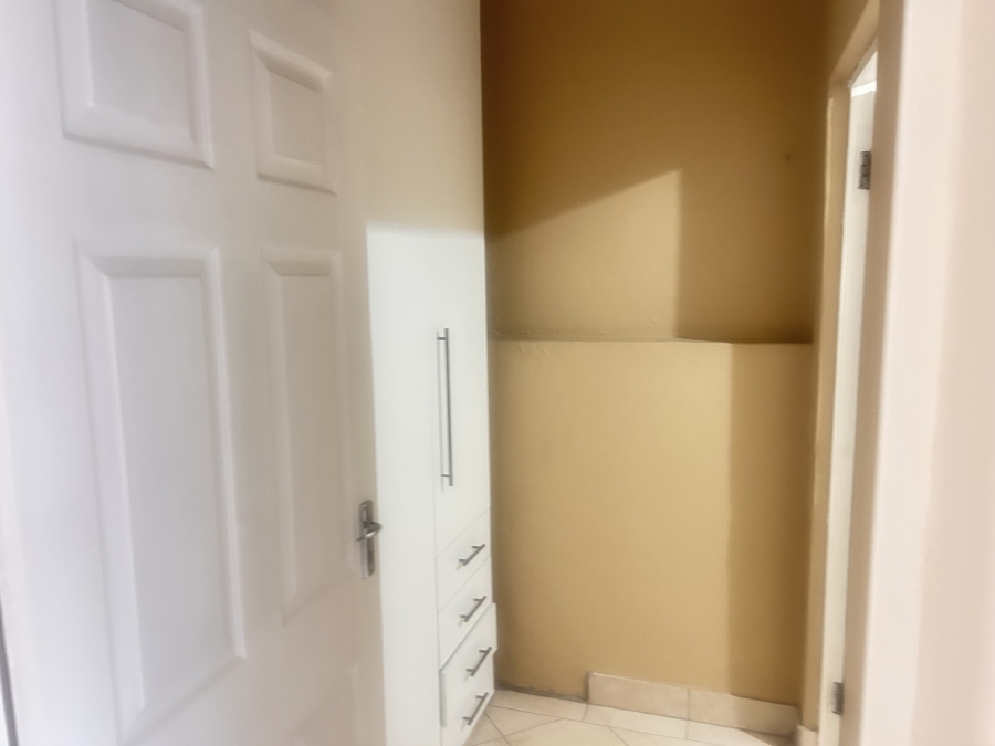 To Let 1 Bedroom Property for Rent in Albertville Gauteng