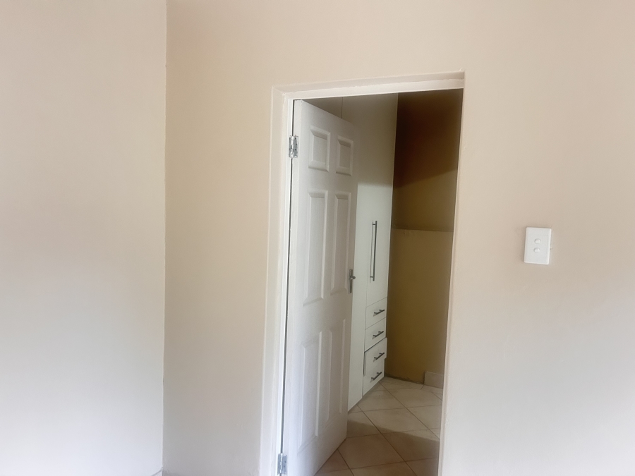 To Let 1 Bedroom Property for Rent in Albertville Gauteng