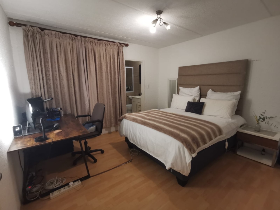 To Let 2 Bedroom Property for Rent in Paulshof Gauteng