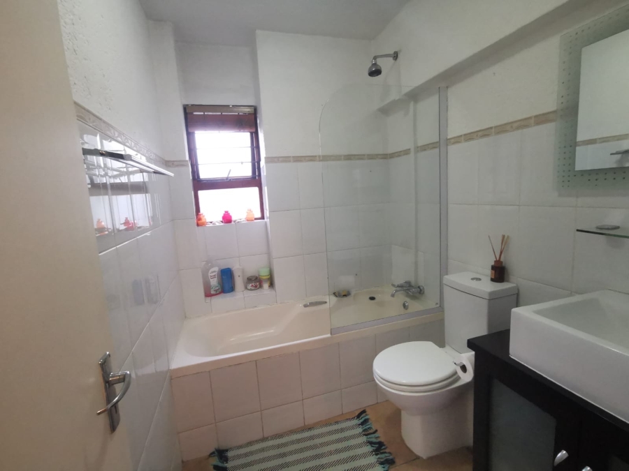 To Let 2 Bedroom Property for Rent in Paulshof Gauteng
