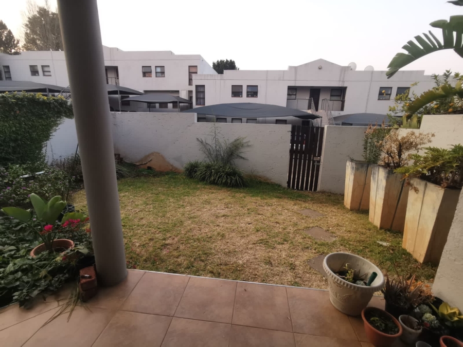 To Let 2 Bedroom Property for Rent in Paulshof Gauteng