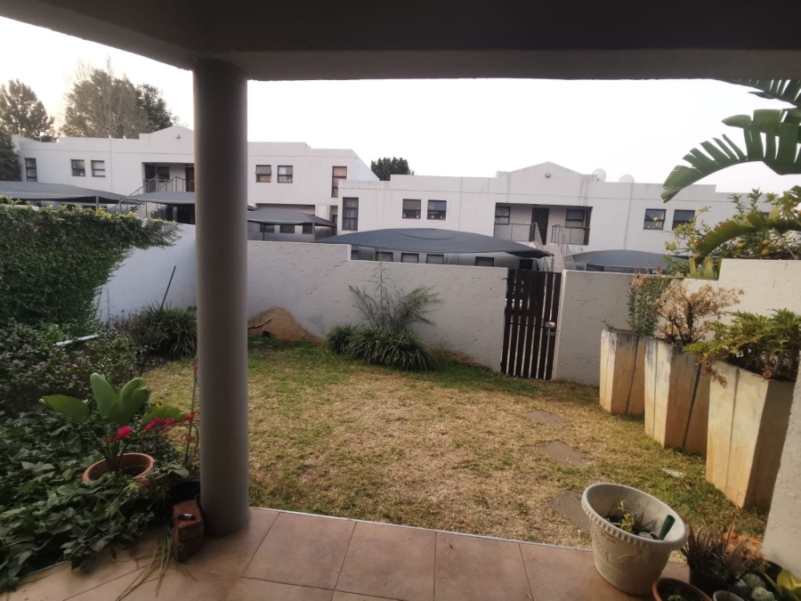 To Let 2 Bedroom Property for Rent in Paulshof Gauteng