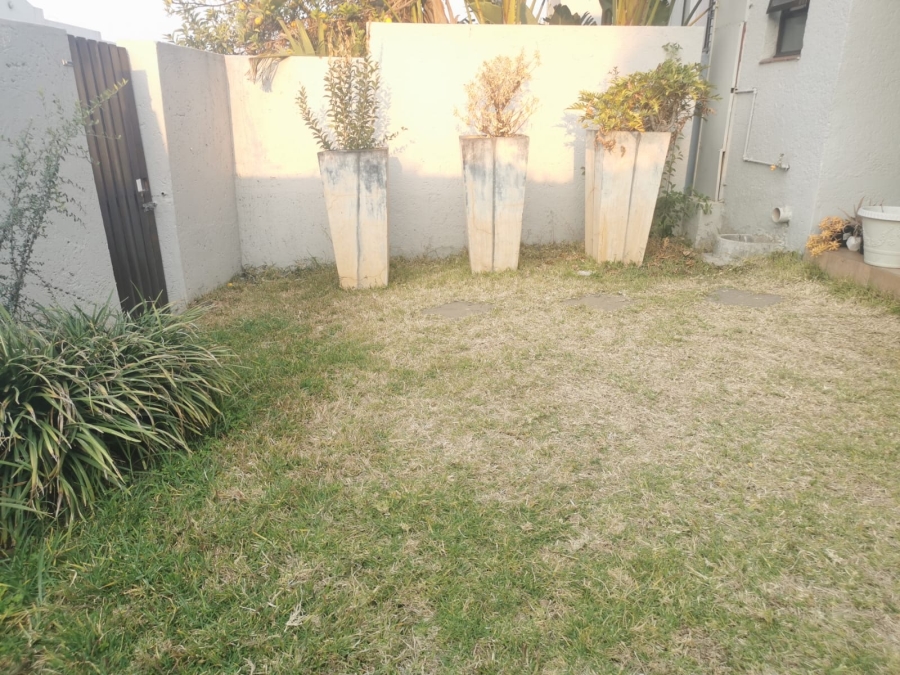 To Let 2 Bedroom Property for Rent in Paulshof Gauteng