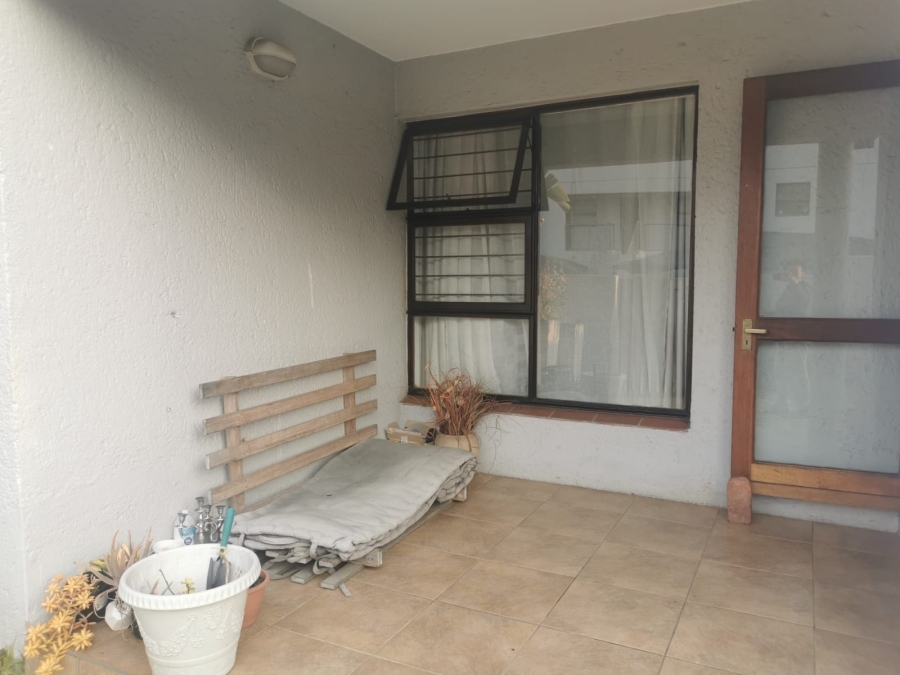 To Let 2 Bedroom Property for Rent in Paulshof Gauteng