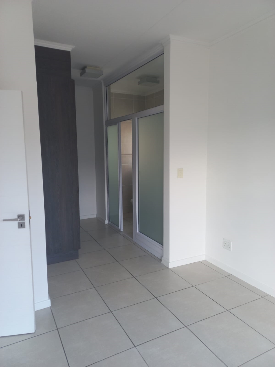 To Let 1 Bedroom Property for Rent in Modderfontein Gauteng