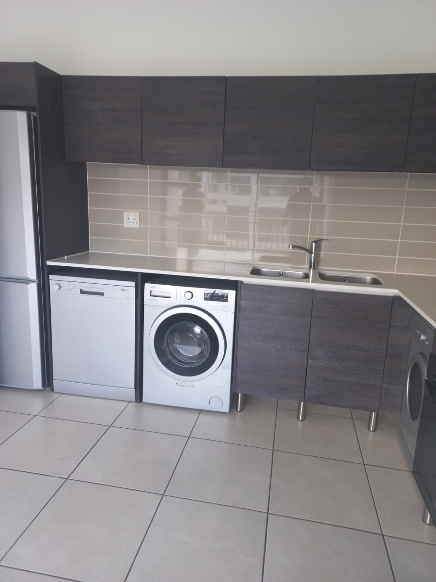 To Let 1 Bedroom Property for Rent in Modderfontein Gauteng
