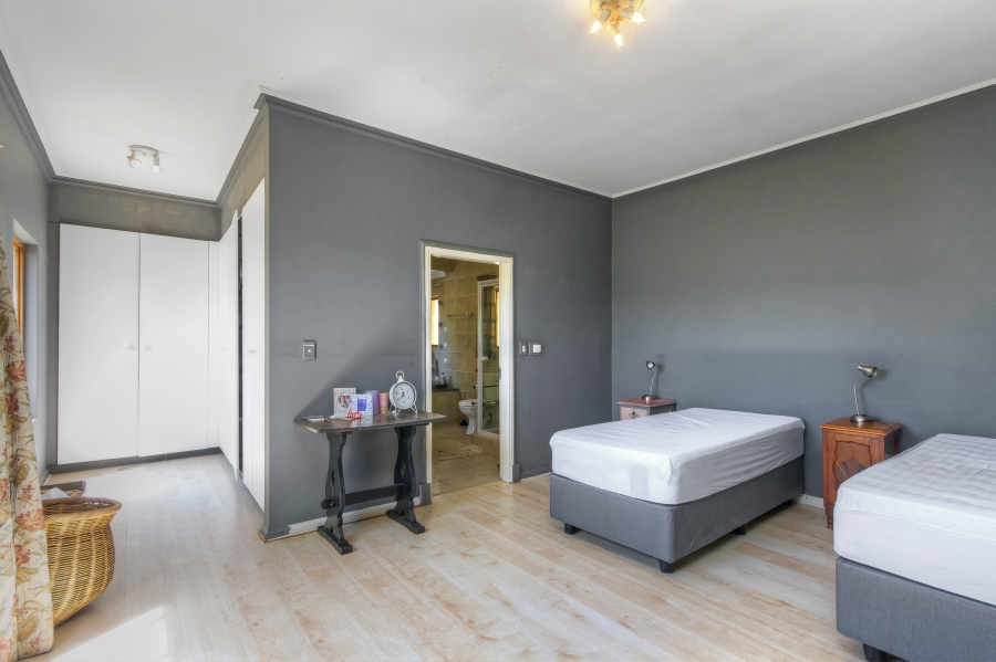 3 Bedroom Property for Sale in Mondeor Gauteng