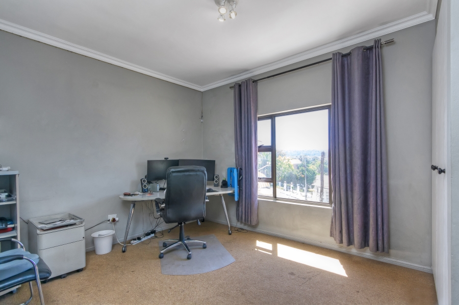 3 Bedroom Property for Sale in Mondeor Gauteng