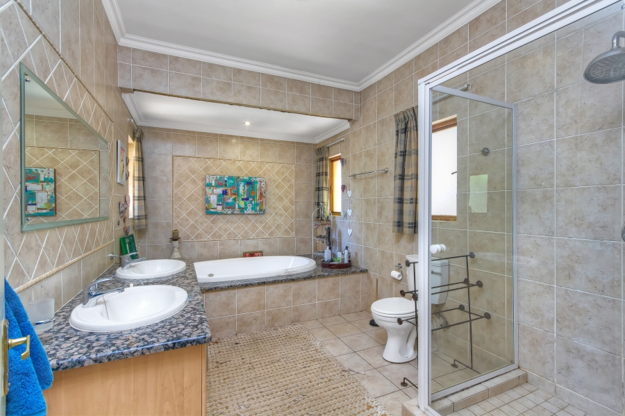 3 Bedroom Property for Sale in Mondeor Gauteng