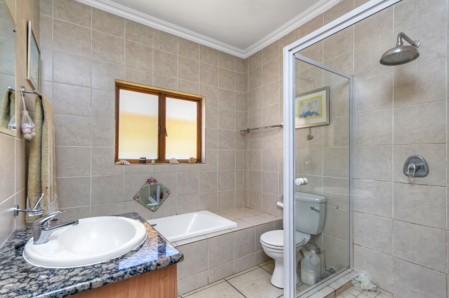 3 Bedroom Property for Sale in Mondeor Gauteng