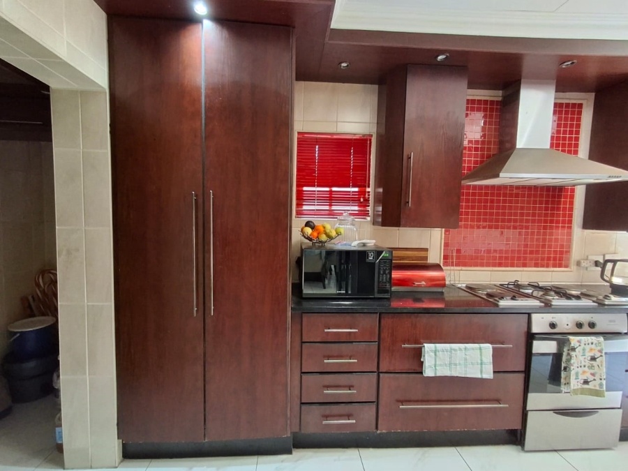 4 Bedroom Property for Sale in Sonneveld Gauteng