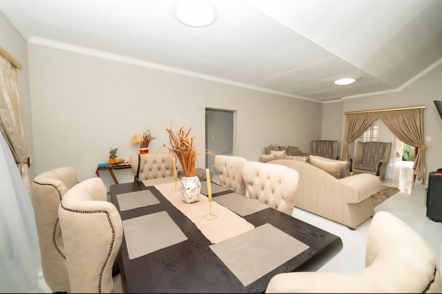 4 Bedroom Property for Sale in Sonneveld Gauteng