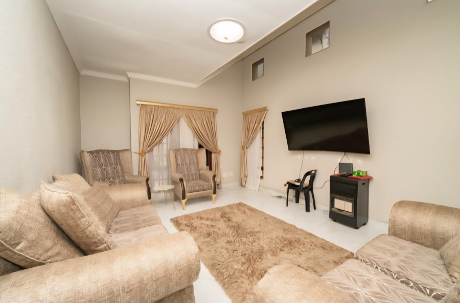 4 Bedroom Property for Sale in Sonneveld Gauteng