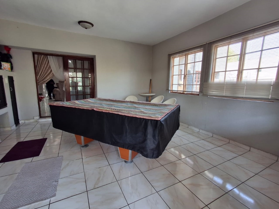 4 Bedroom Property for Sale in Sonneveld Gauteng