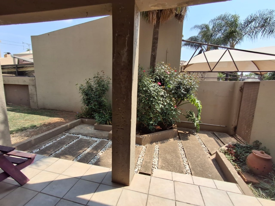 4 Bedroom Property for Sale in Sonneveld Gauteng