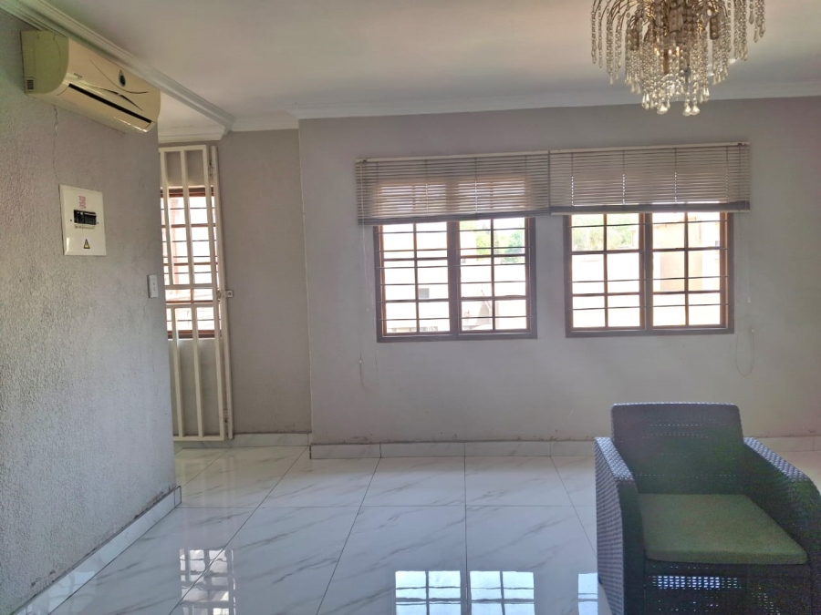 4 Bedroom Property for Sale in Sonneveld Gauteng