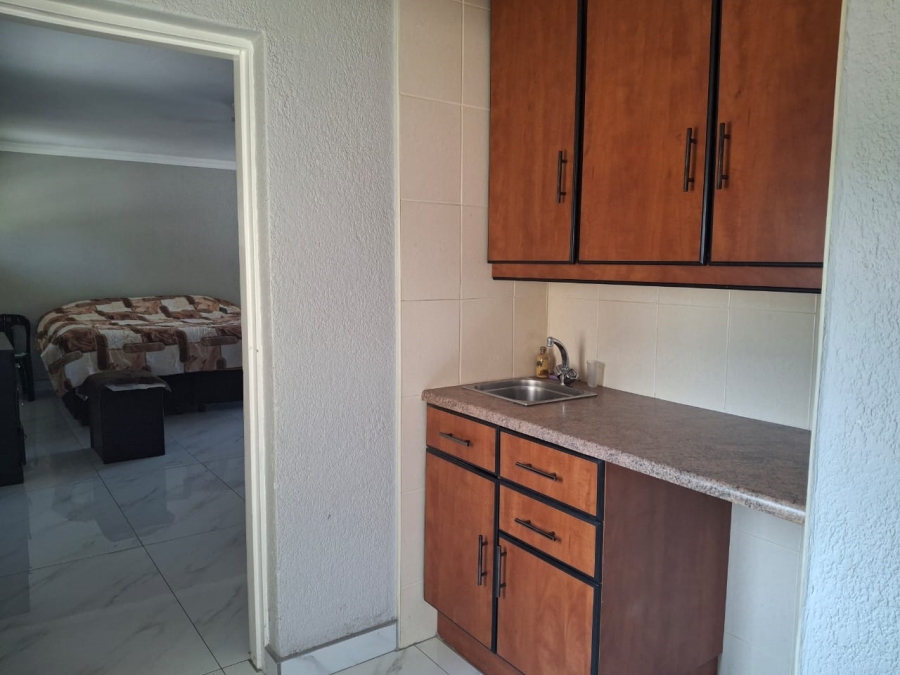 4 Bedroom Property for Sale in Sonneveld Gauteng