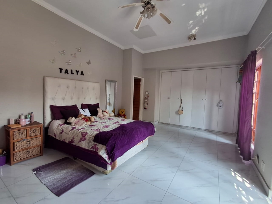 4 Bedroom Property for Sale in Sonneveld Gauteng