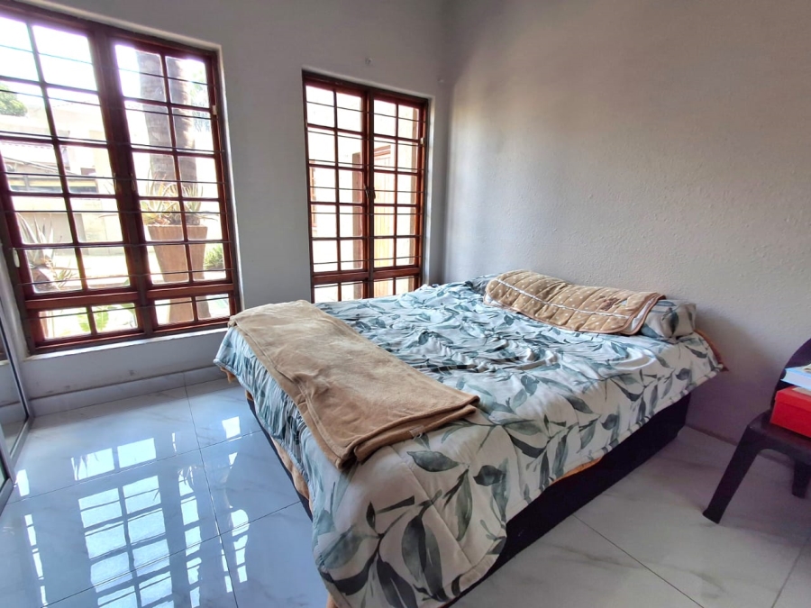 4 Bedroom Property for Sale in Sonneveld Gauteng