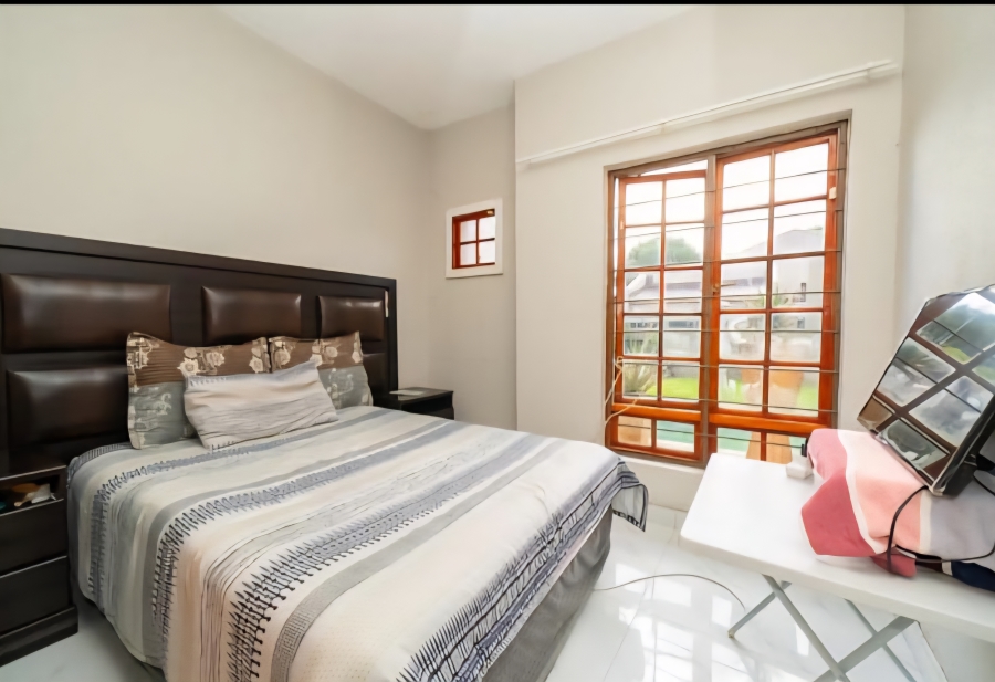 4 Bedroom Property for Sale in Sonneveld Gauteng