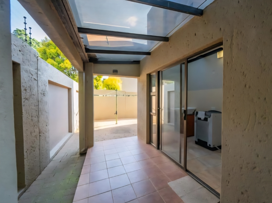 4 Bedroom Property for Sale in Sonneveld Gauteng