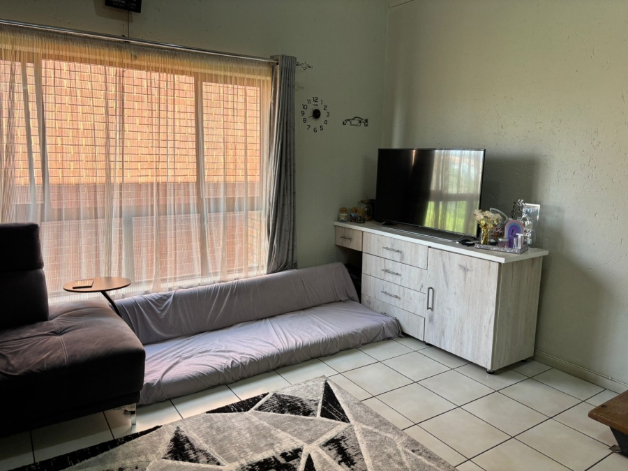 1 Bedroom Property for Sale in Hillcrest Gauteng