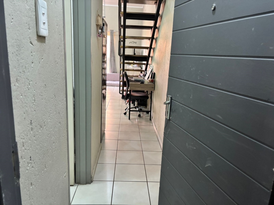 1 Bedroom Property for Sale in Hillcrest Gauteng