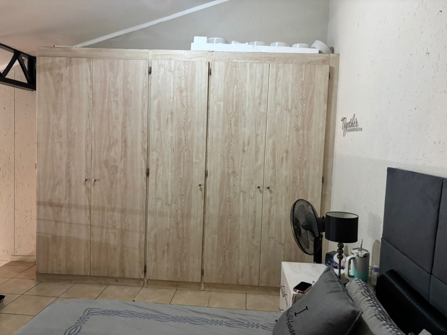 1 Bedroom Property for Sale in Hillcrest Gauteng