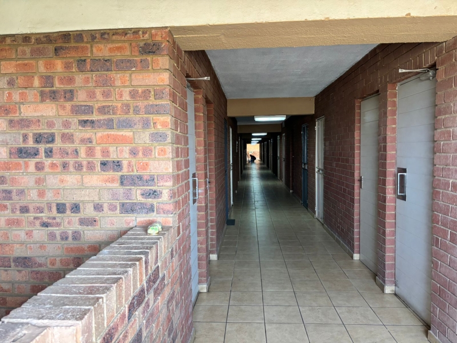 1 Bedroom Property for Sale in Hillcrest Gauteng