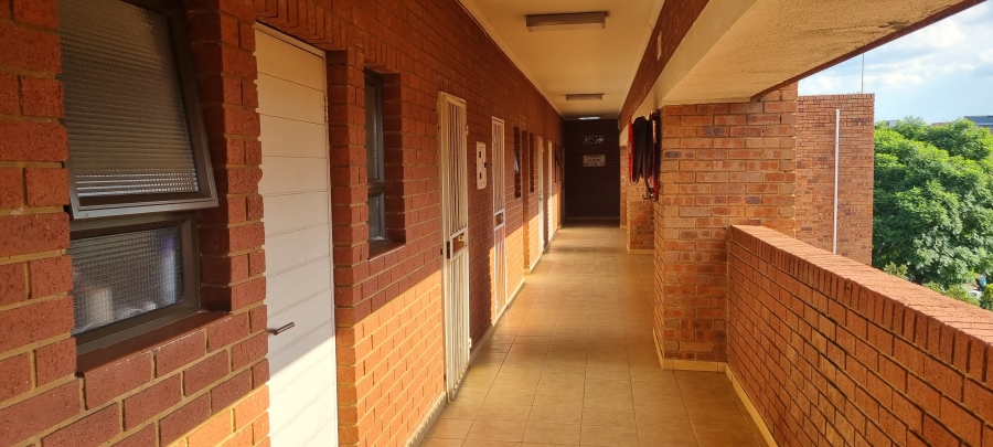 1 Bedroom Property for Sale in Hillcrest Gauteng