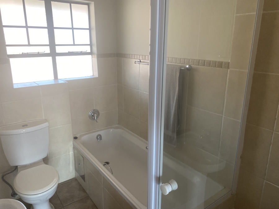 2 Bedroom Property for Sale in Magalieskruin Gauteng