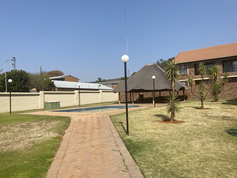 2 Bedroom Property for Sale in Magalieskruin Gauteng