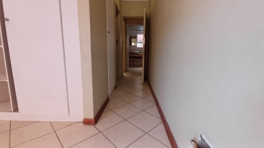 2 Bedroom Property for Sale in Halfway House Estates Gauteng