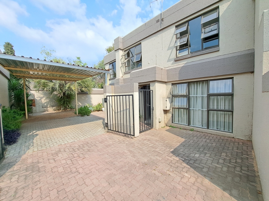 3 Bedroom Property for Sale in Morningside Manor Gauteng