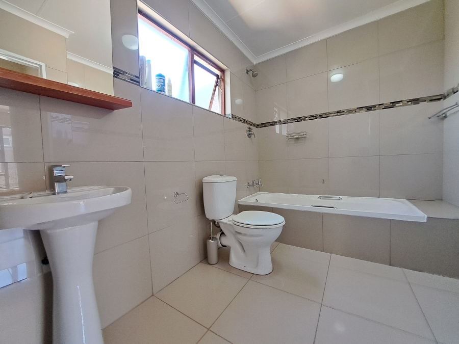 3 Bedroom Property for Sale in Morningside Manor Gauteng