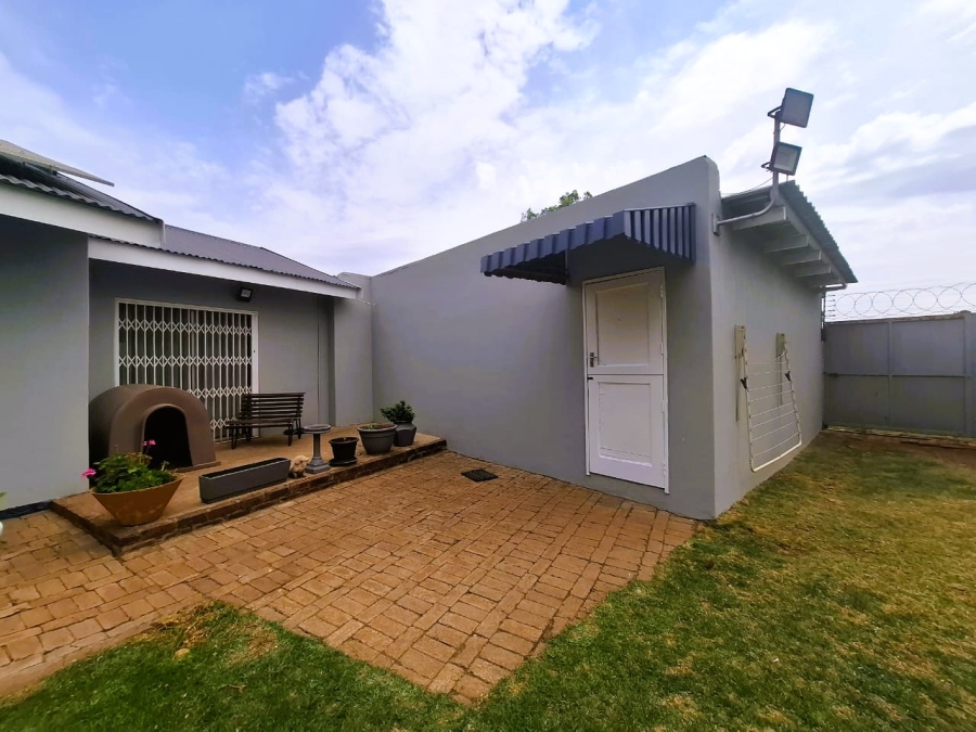 4 Bedroom Property for Sale in Meyerton Central Gauteng