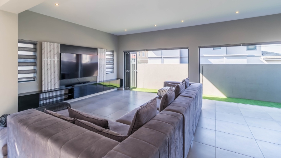 3 Bedroom Property for Sale in Olivedale Gauteng