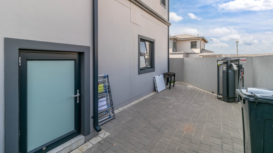 3 Bedroom Property for Sale in Olivedale Gauteng