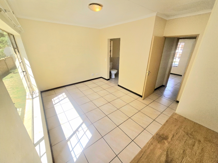 2 Bedroom Property for Sale in Vanderbijlpark SW 5 Gauteng