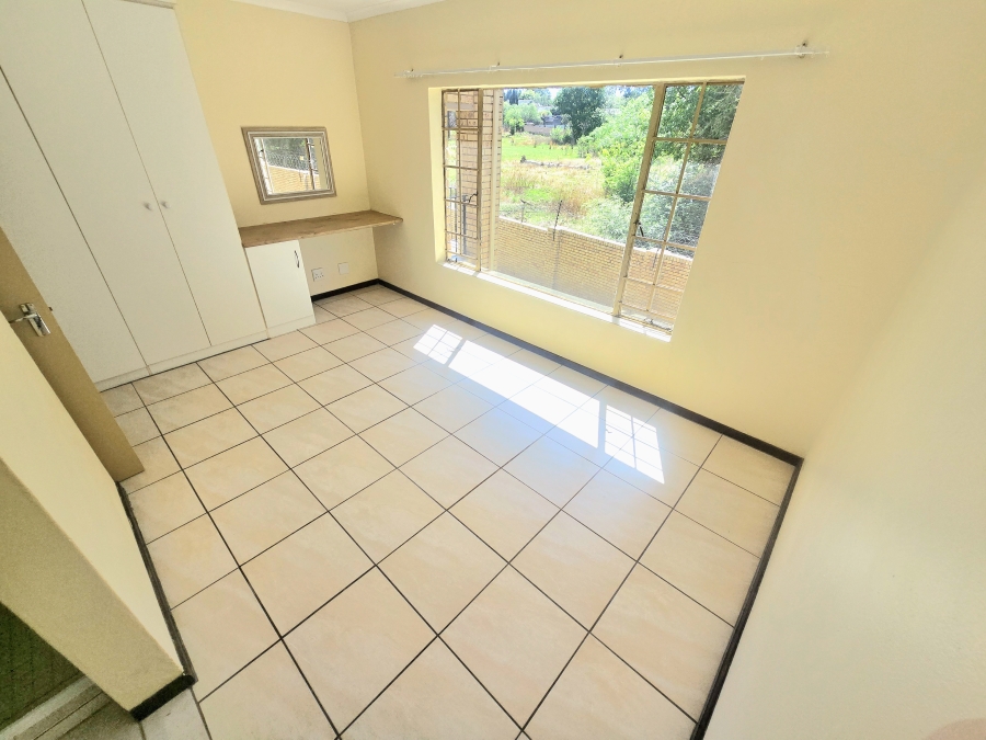 2 Bedroom Property for Sale in Vanderbijlpark SW 5 Gauteng
