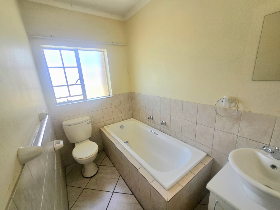 2 Bedroom Property for Sale in Vanderbijlpark SW 5 Gauteng