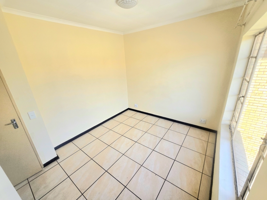 2 Bedroom Property for Sale in Vanderbijlpark SW 5 Gauteng