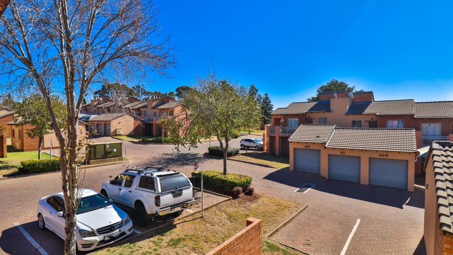 2 Bedroom Property for Sale in Noordwyk Gauteng
