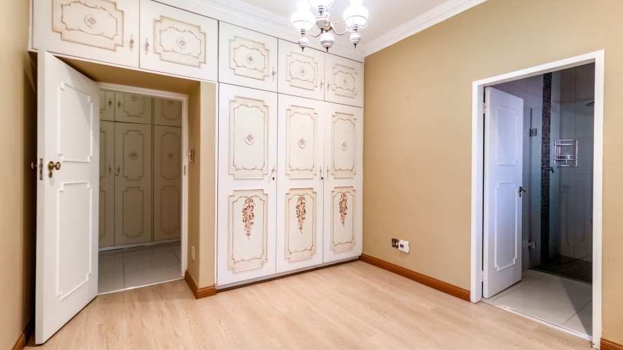 8 Bedroom Property for Sale in Bedfordview Gauteng