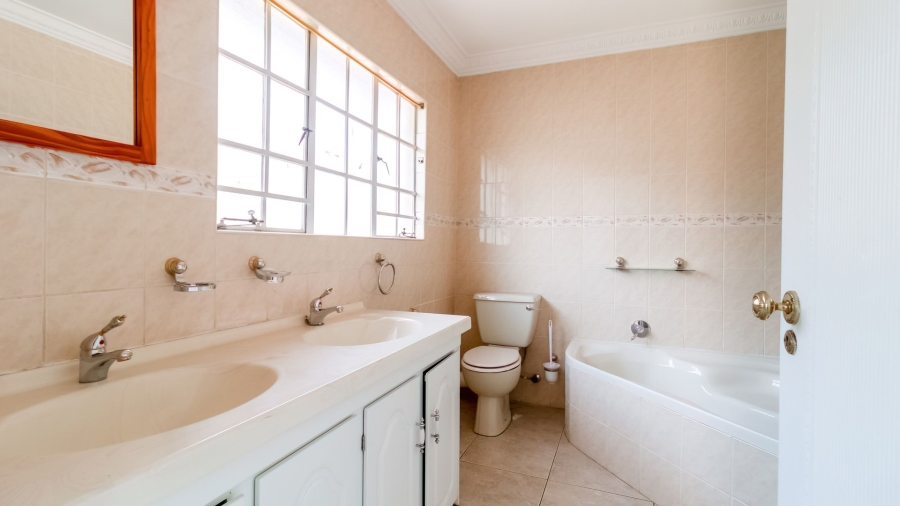 8 Bedroom Property for Sale in Bedfordview Gauteng