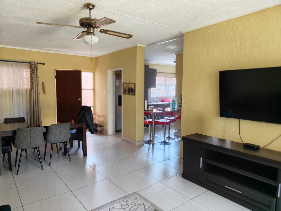 To Let 3 Bedroom Property for Rent in Three Rivers Proper Gauteng