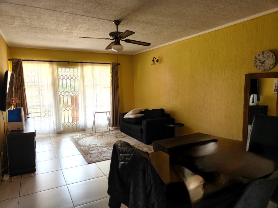 To Let 3 Bedroom Property for Rent in Three Rivers Proper Gauteng