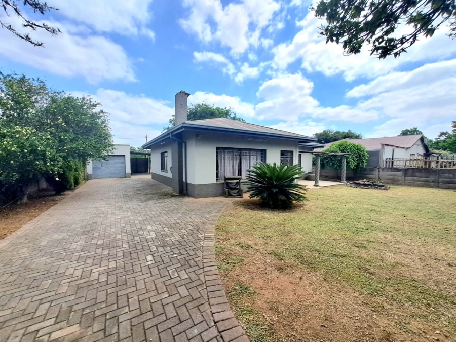 To Let 3 Bedroom Property for Rent in Three Rivers Gauteng