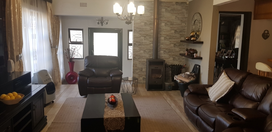 To Let 3 Bedroom Property for Rent in Brackenhurst Gauteng